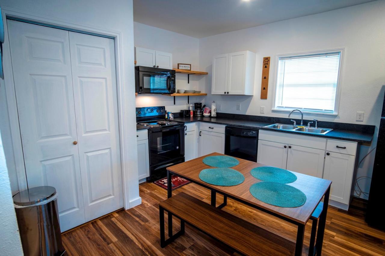 Downtown View Cozy 2Br1Ba Home Sleeps 8 San Antonio Exterior photo