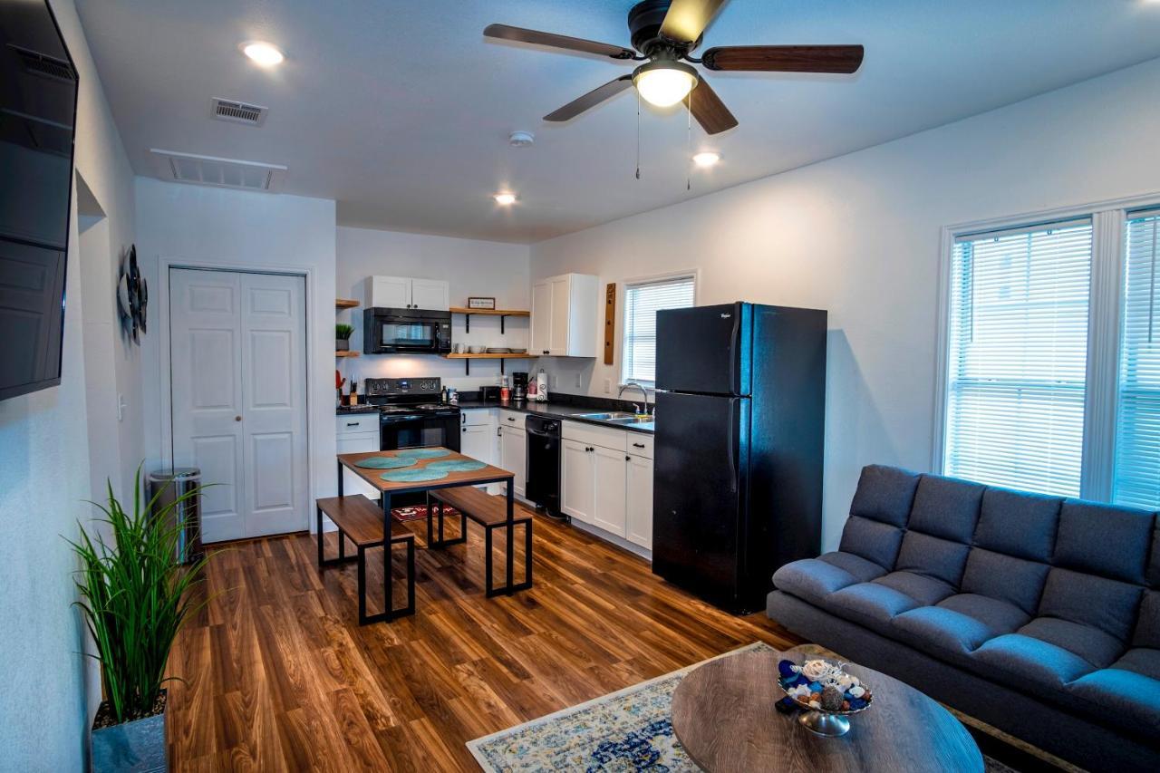 Downtown View Cozy 2Br1Ba Home Sleeps 8 San Antonio Exterior photo
