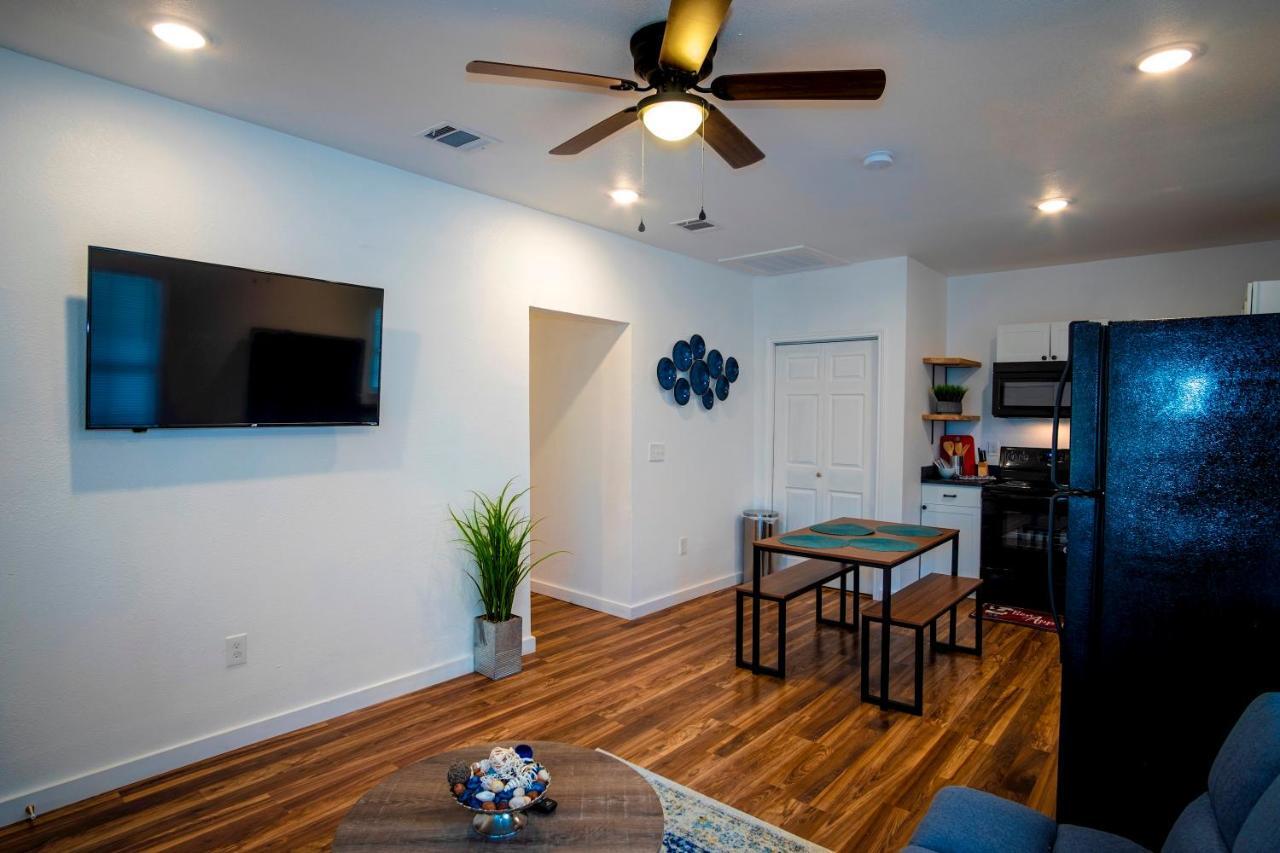 Downtown View Cozy 2Br1Ba Home Sleeps 8 San Antonio Exterior photo