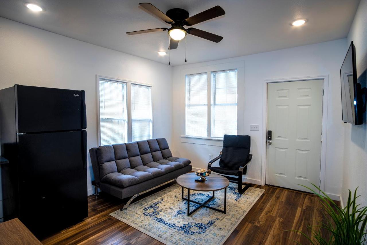 Downtown View Cozy 2Br1Ba Home Sleeps 8 San Antonio Exterior photo